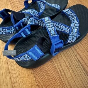 Kids Chacos, size 4